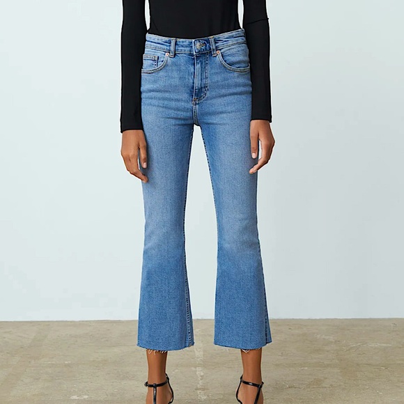 Zara Denim - Zara Women Wide Leg Raw Hem Cropped Blue Jeans